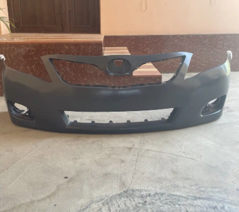 Передний бампер от Toyota Camry 45 Xle